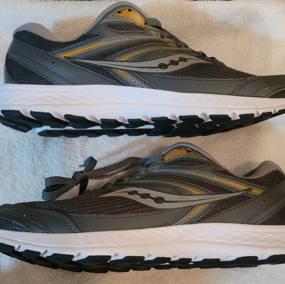 Saucony Versafoam Cohesion 13's--- Size 12 mens